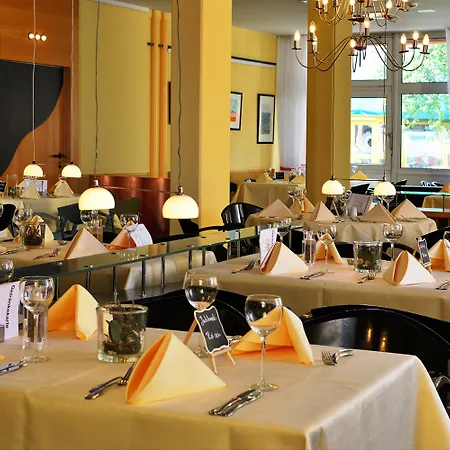 מלון Am Park Lueneburger Heide 4*