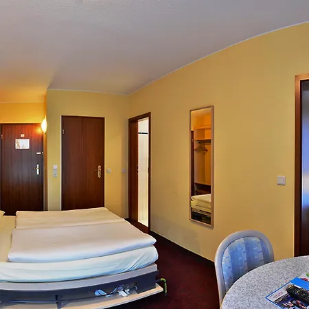 Hotel Roomingtons Lueneburger Heide 4*