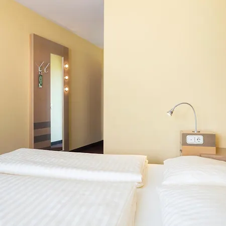 Hotel Roomingtons Lueneburger Heide Hodenhagen