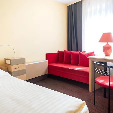 Отель Michel Serengeti Ходенхаген