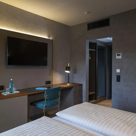 ホテル Am Park Lueneburger Heide 4*
